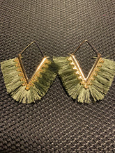 Load image into Gallery viewer, Multi Color Tassel
