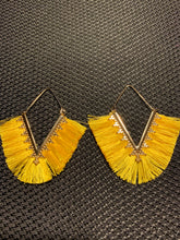 Load image into Gallery viewer, Multi Color Tassel
